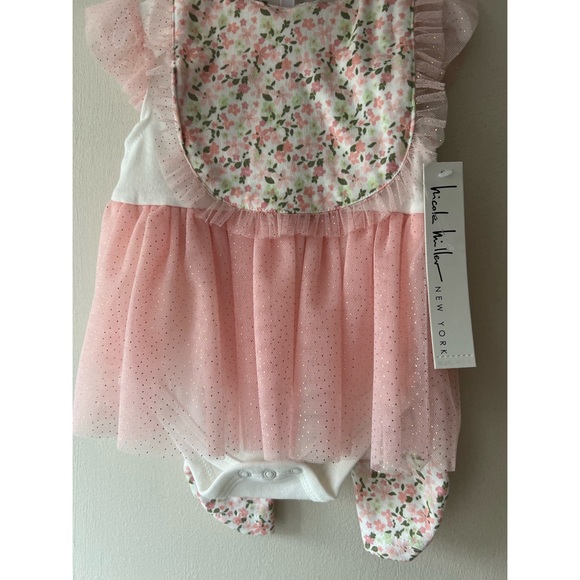 Nicole Miller - 6/9 months 4 piece set - Picture 4 of 5